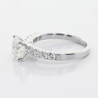 1.54 cts Round cut diamond engagement ring set in 18K white gold